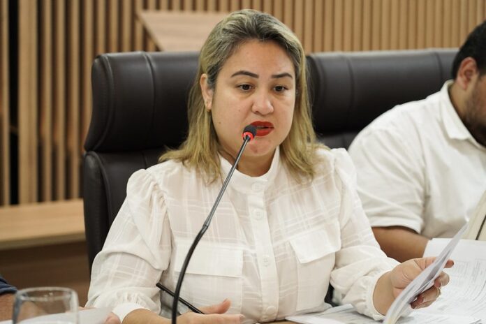 Secretária de Saúde, Cecília Lorenzon - foto Marley Lima (1)