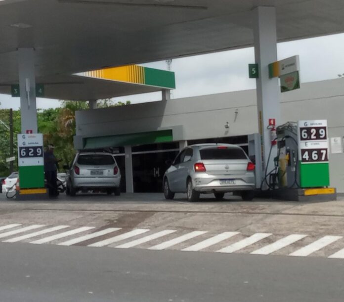 Postos de gasolina
