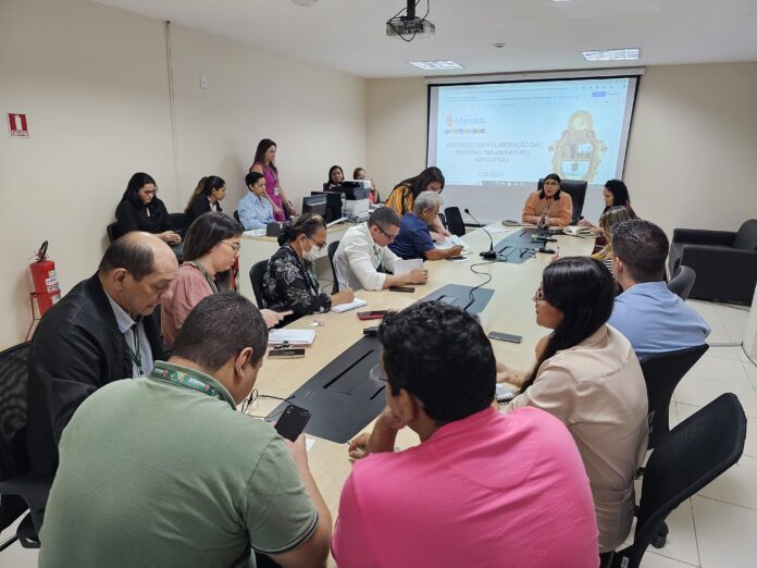 CMM orienta assessores parlamentares