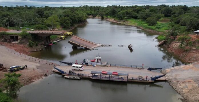 pontes destruidas
