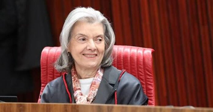 Cármen Lúcia