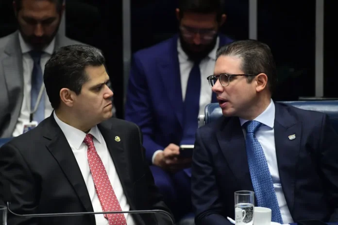 HUGO-MOTTA-DAVI-ACOLUMBRE-PLENARIO-04-05-2025