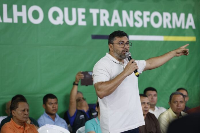 Em Rio Preto da Eva, governador Wilson Lima entrega cartões do Auxílio Estadual e novos equipamentos para o setor primário 4_Foto Antonio Lima e Alex Pazuello Secom