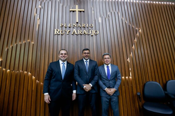 Governador Wilson Lima, vice-governador Tadeu de Souza e o presidente da Aleam Roberto Cidade_ Foto_Alex Pazuello_Secom
