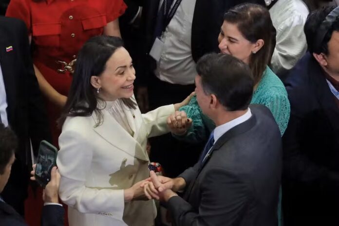 Maria Corina | Flávio Bolsonaro