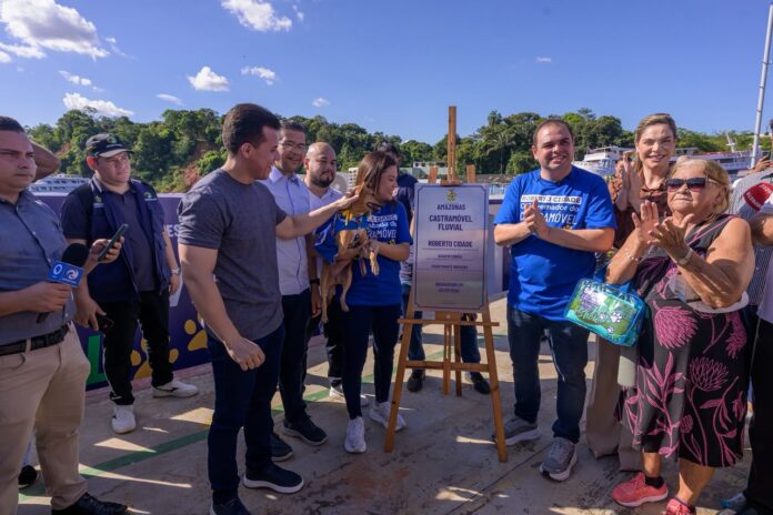 Governador Roberto Cidade entrega primeiro Castramóvel Fluvial do mundo para ampliar atendimento veterinário no interior do Amazonas 1_Foto Divulgação Secom